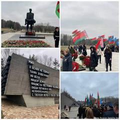 Возложение цветов в Мемориальном комплексе "Хатынь"