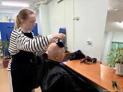 Благотворительная акция ко дню пожилых людей – бесплатные стрижки