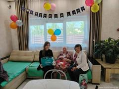 ГУ «Территориальный центр социального обслуживания населения Фрунзенского района г. Минска» 21 мая сердечно поздравили великолепным столетием Довгайло Нину Адамовну